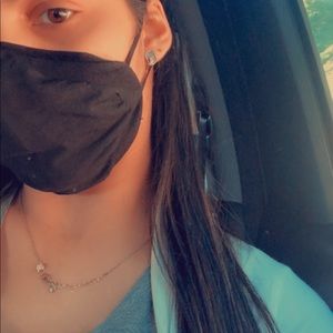 Meet your Posher, Genessie